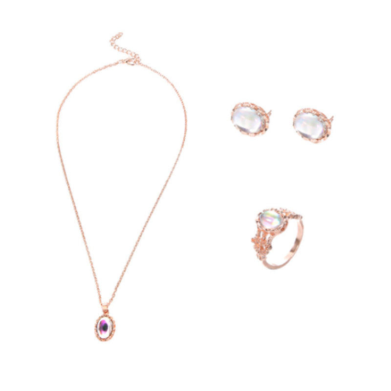 ELISE | CLASSIC PENDANT NECKLACE