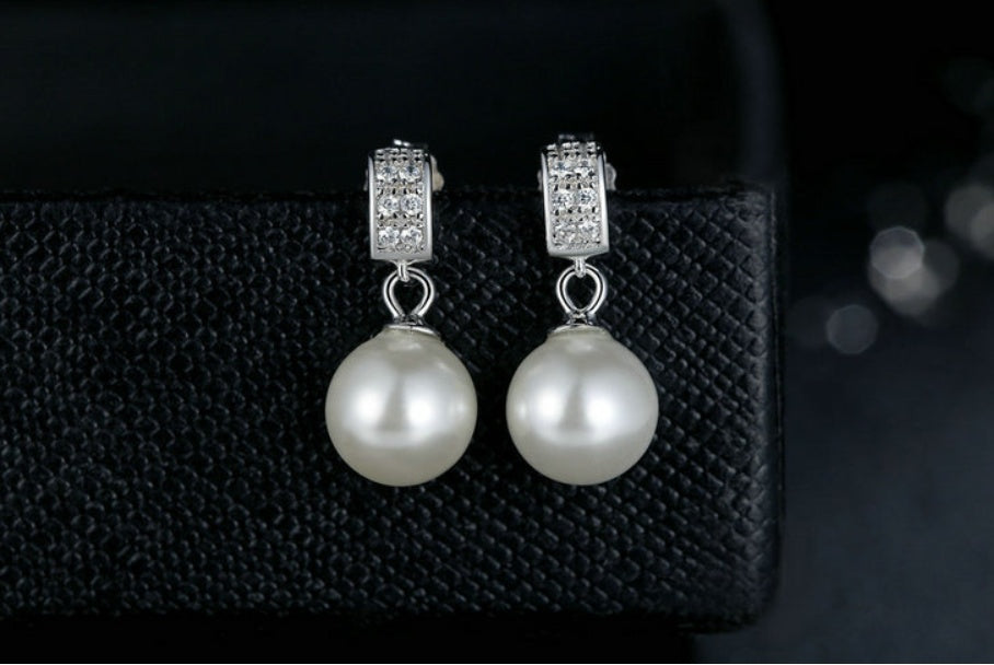 OPHELIA | SHELL PEARL STUDS