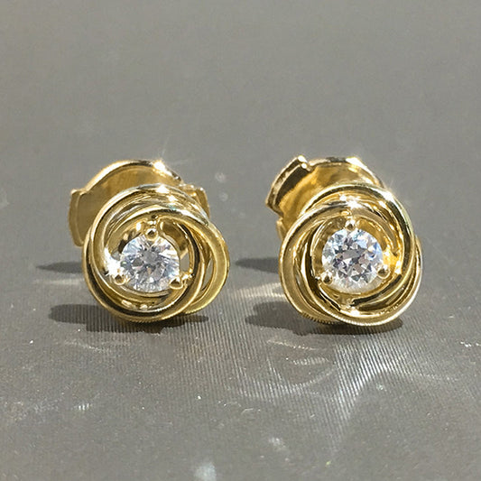 ELARA | MINIMALIST GOLD STUDS