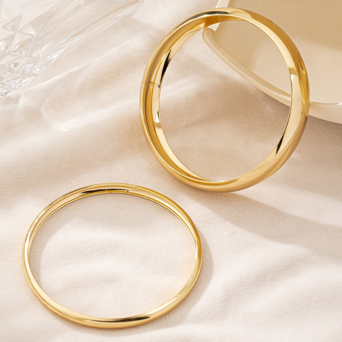 ARTISAN | HIGH-GLOSS BANGLE