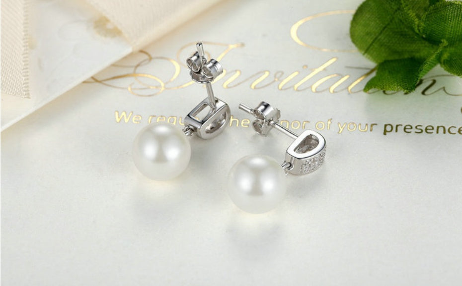 OPHELIA | SHELL PEARL STUDS