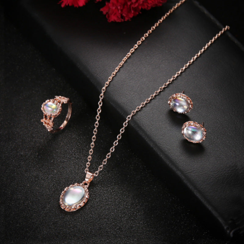 ELISE | CLASSIC PENDANT NECKLACE