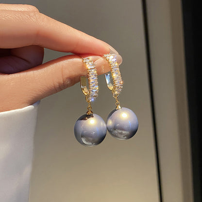 SIENNA | OVERSIZED PEARL DROPS