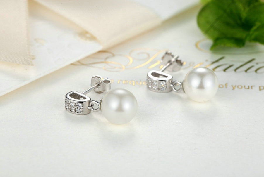 OPHELIA | SHELL PEARL STUDS