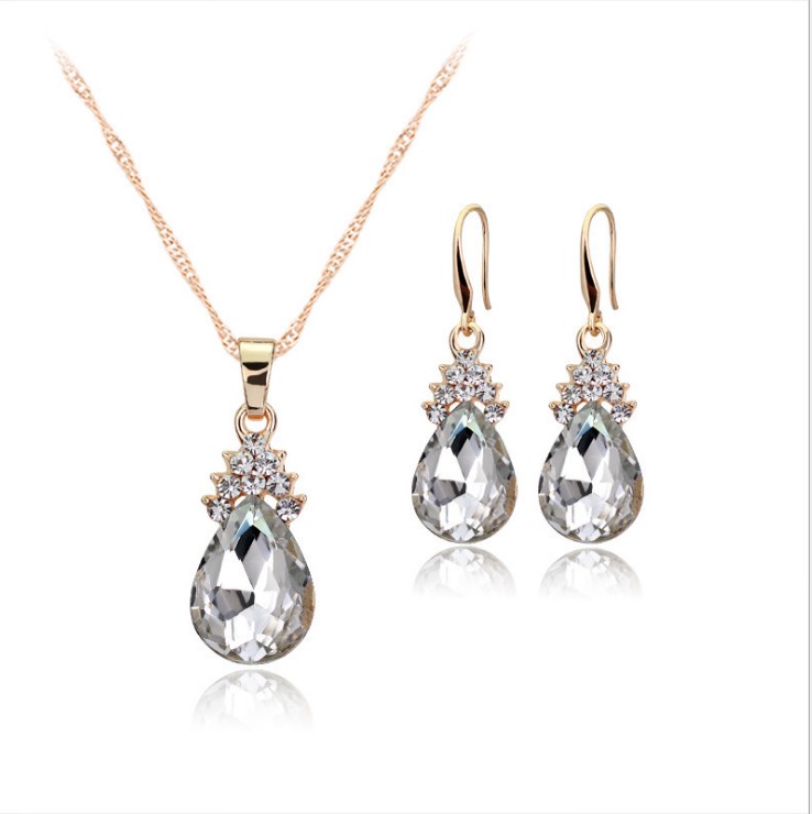 DIANA | CRYSTAL DIAMOND SET