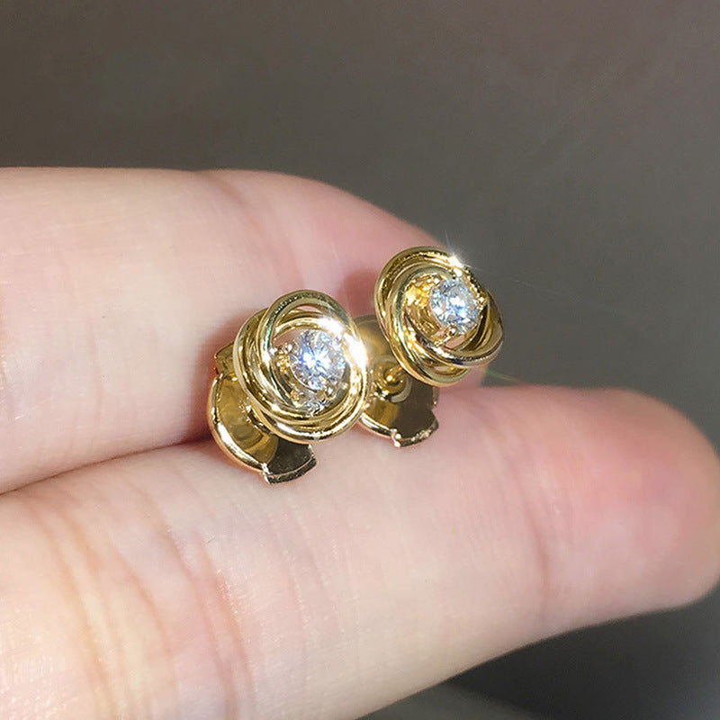ELARA | MINIMALIST GOLD STUDS