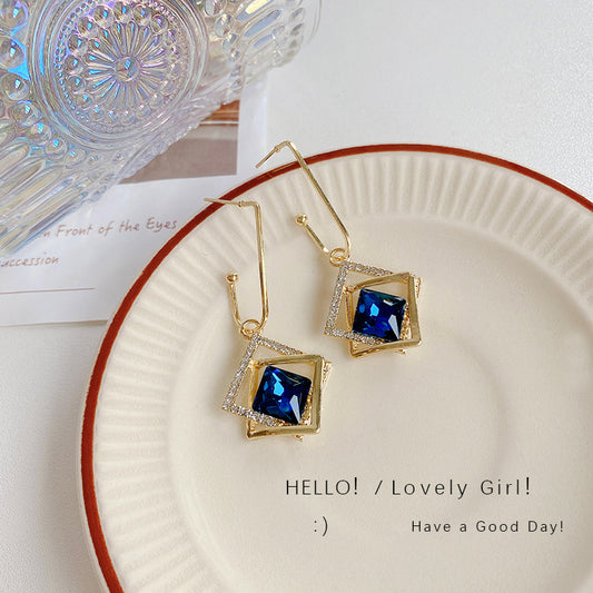 ARIA | SQUARE DIAMOND STUDS