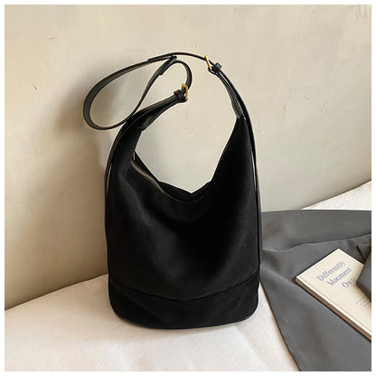 VALERIA | VINTAGE BUCKET BAG