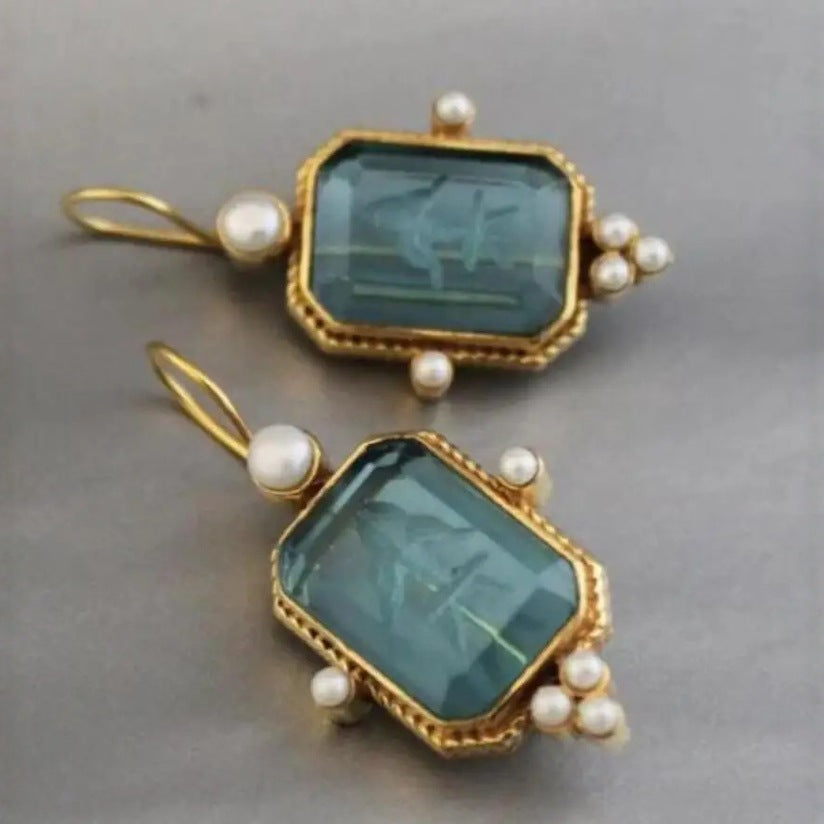JADE | HEXAGON CRYSTAL PEARL STUDS