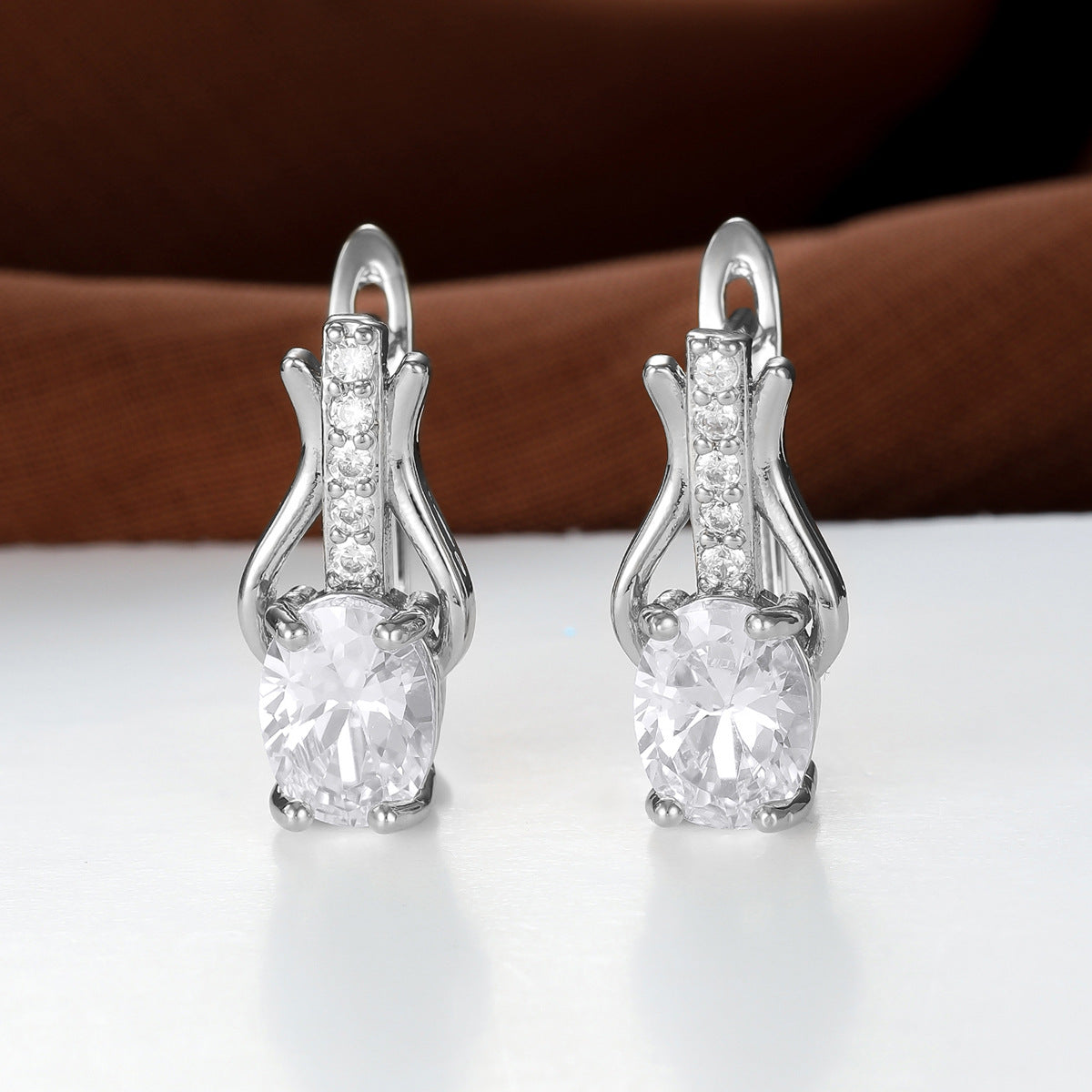 GARNET | CHAMPAGNE GOLD EAR CLIPS