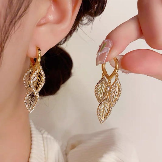 LEAF | ZIRCON LEAF TASSEL EAR CLIP
