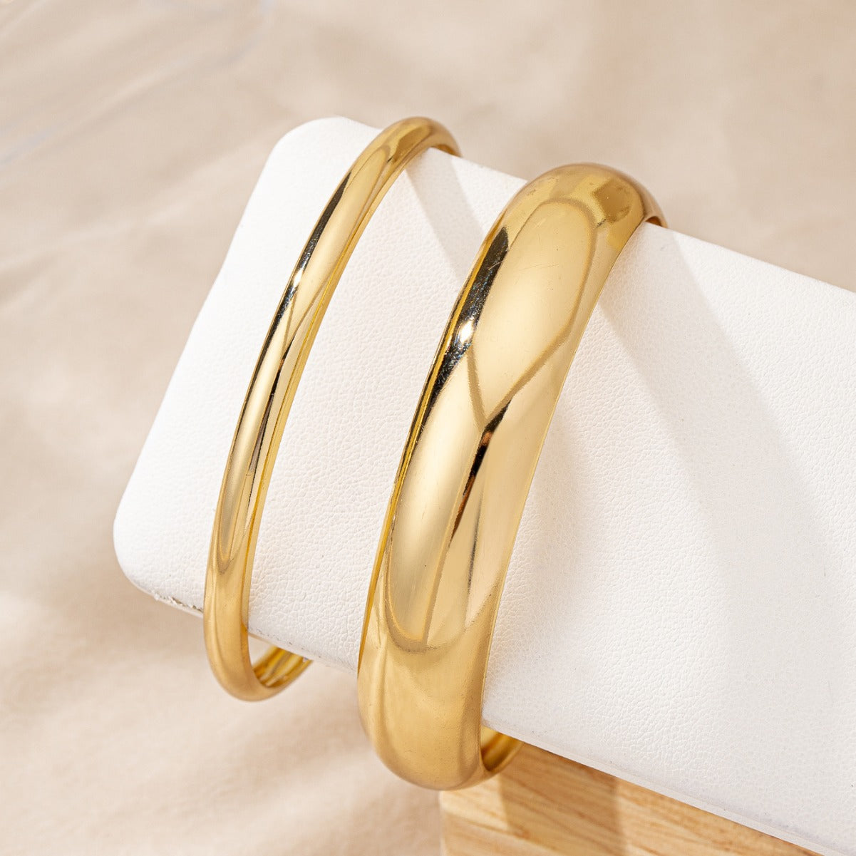 ARTISAN | HIGH-GLOSS BANGLE