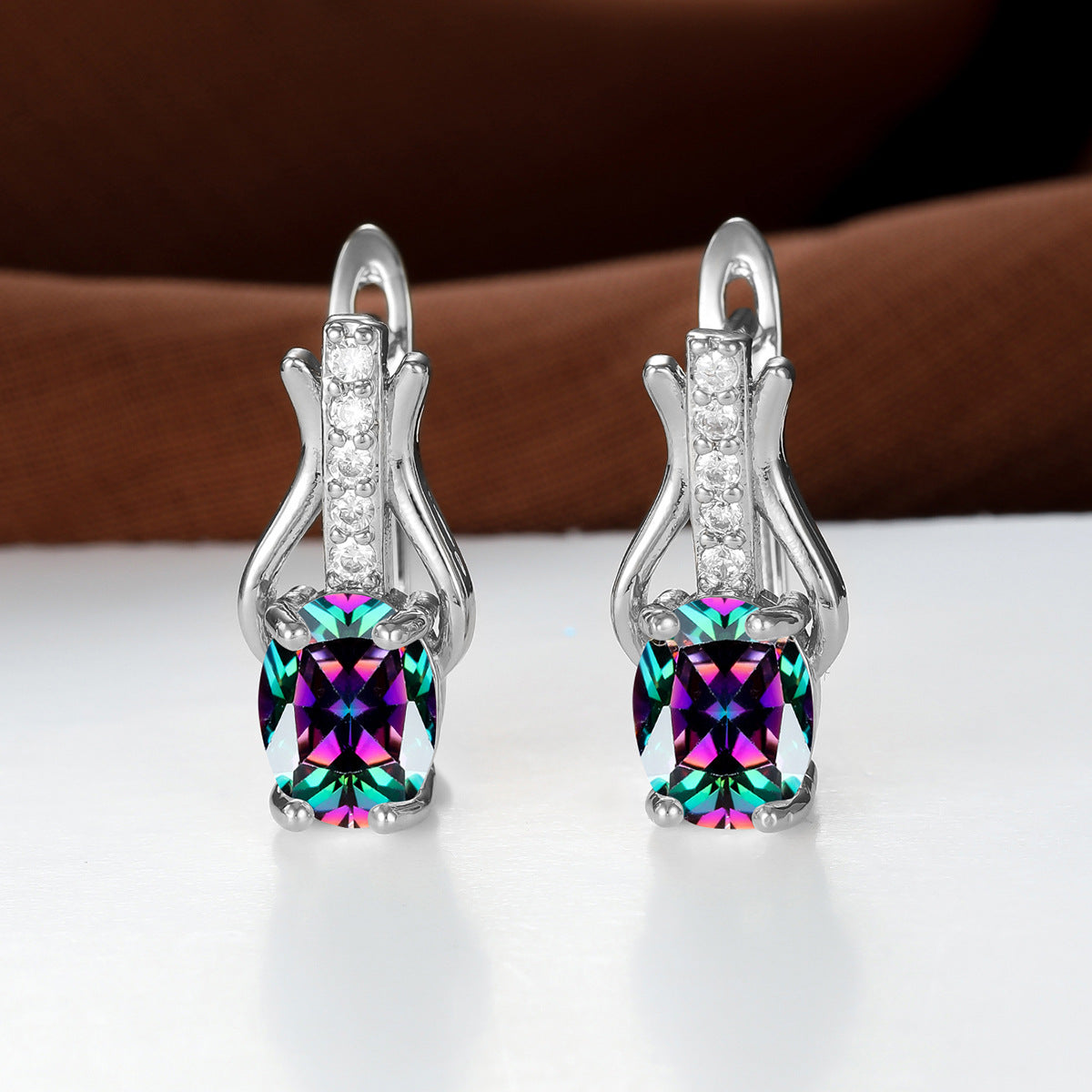 GARNET | CHAMPAGNE GOLD EAR CLIPS