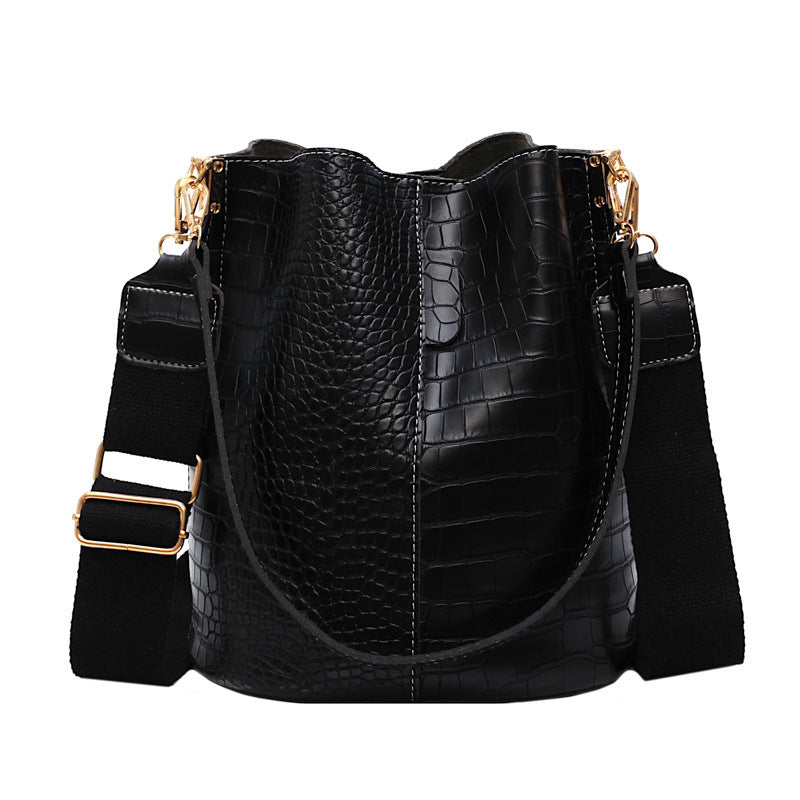 CLEO | BUCKET SHOULDER HANDBAG
