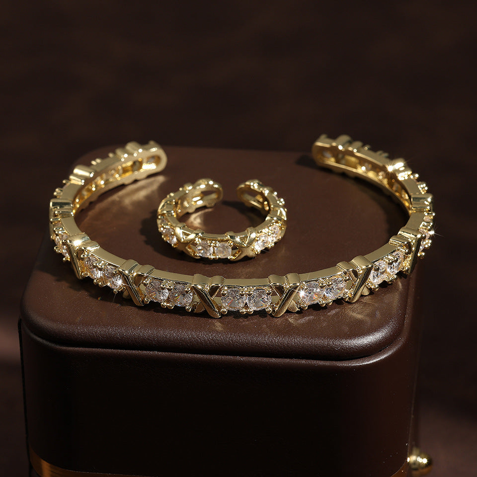 ISOLDE | INLAID ZIRCON BAND