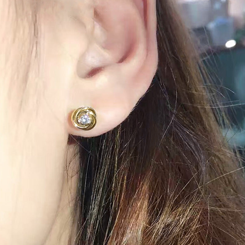 ELARA | MINIMALIST GOLD STUDS