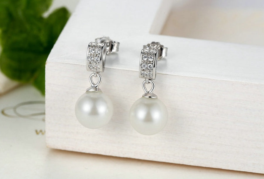 OPHELIA | SHELL PEARL STUDS