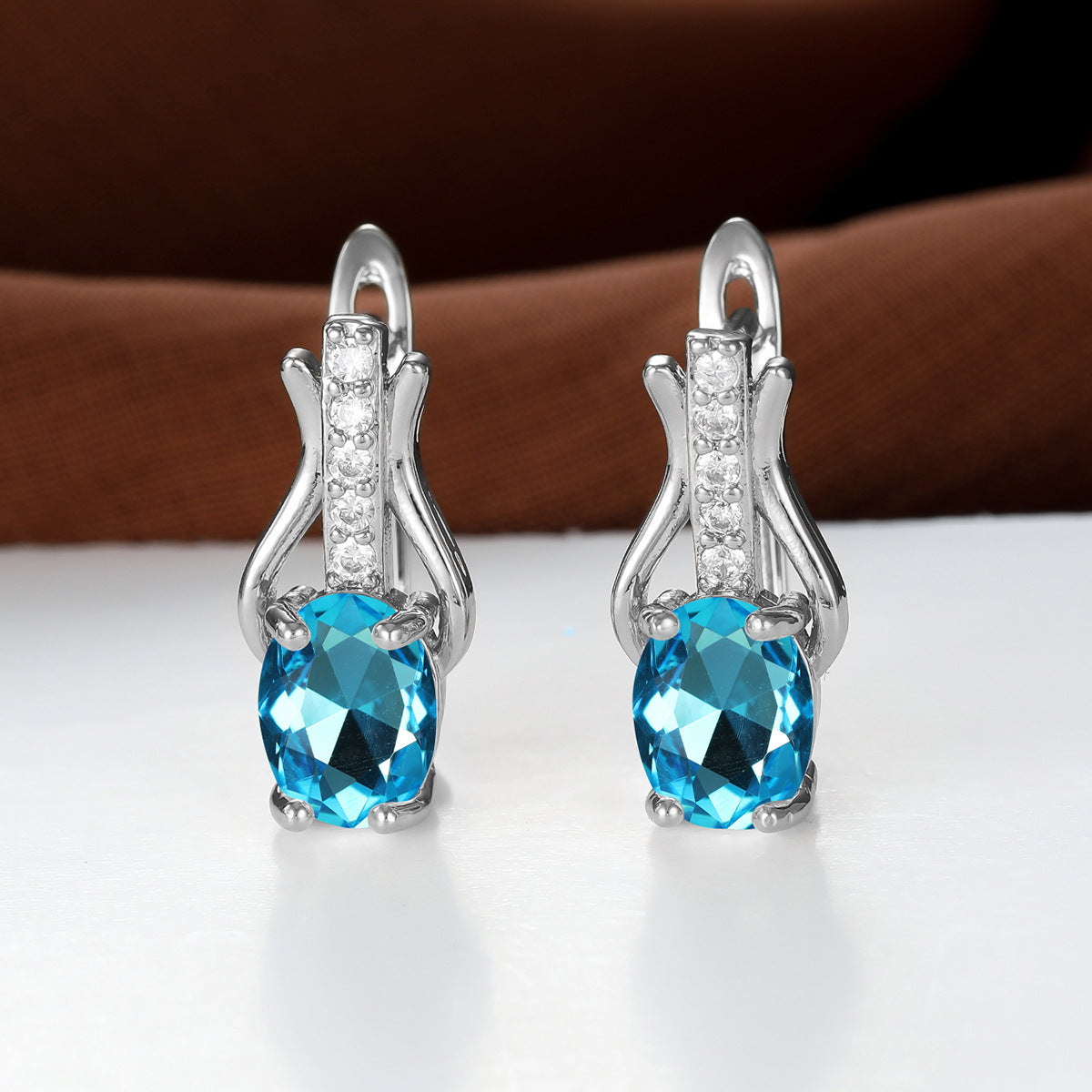 GARNET | CHAMPAGNE GOLD EAR CLIPS