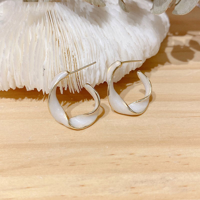 CURVE | C-SHAPE GEOMETRIC DROP EARRINGS
