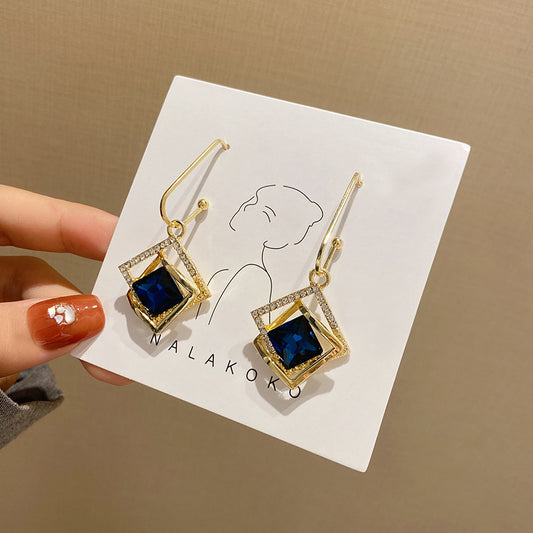 ARIA | SQUARE DIAMOND STUDS