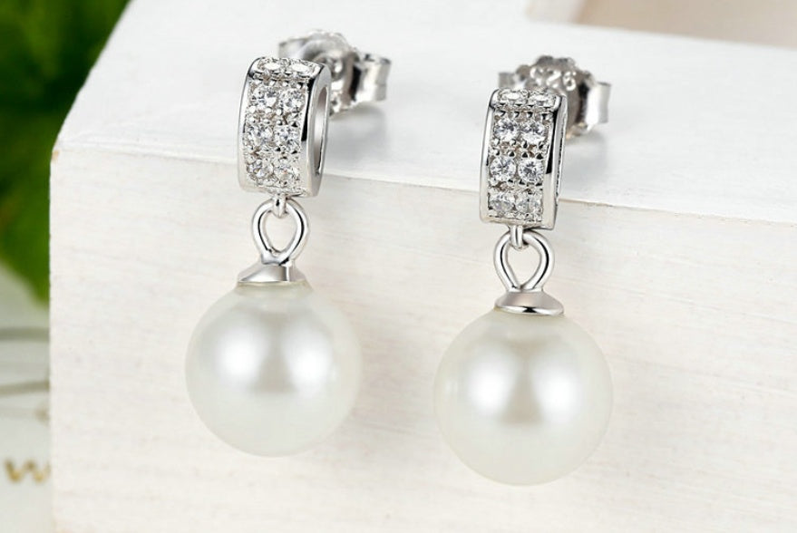 OPHELIA | SHELL PEARL STUDS