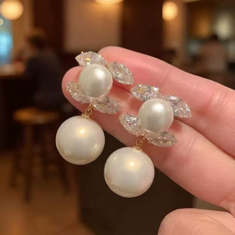 LUNA | PEARL ZIRCON STUD EARRINGS