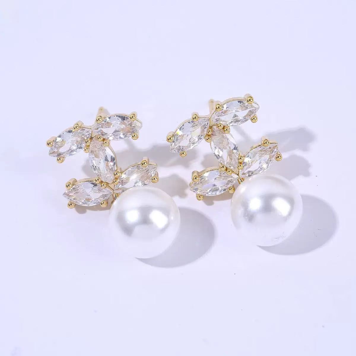 FLORA | FLORAL PEARL ZIRCON EARRINGS