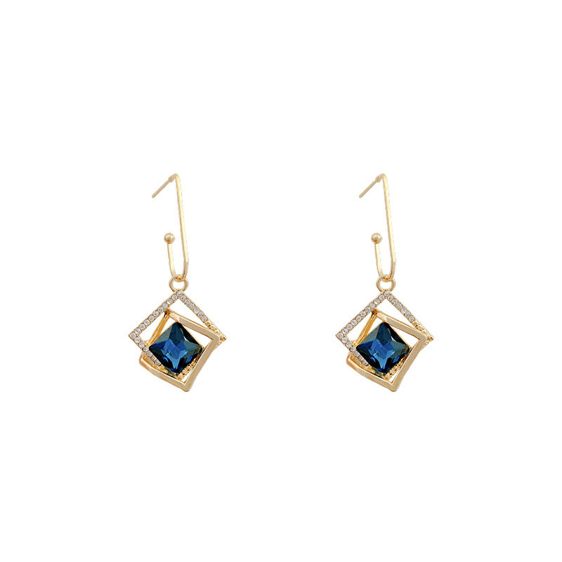 ARIA | SQUARE DIAMOND STUDS