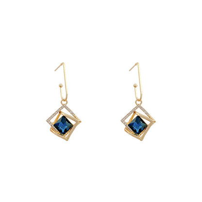 ARIA | SQUARE DIAMOND STUDS