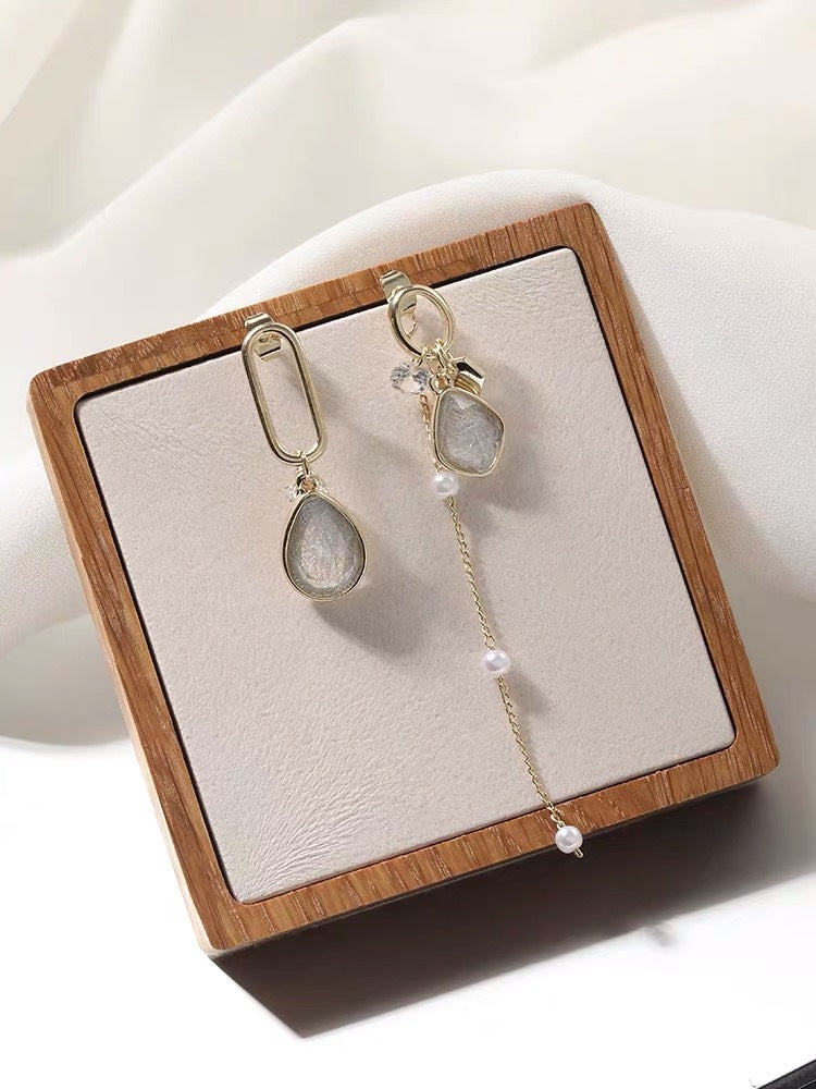 IVY | VINTAGE OPAL PEARLS