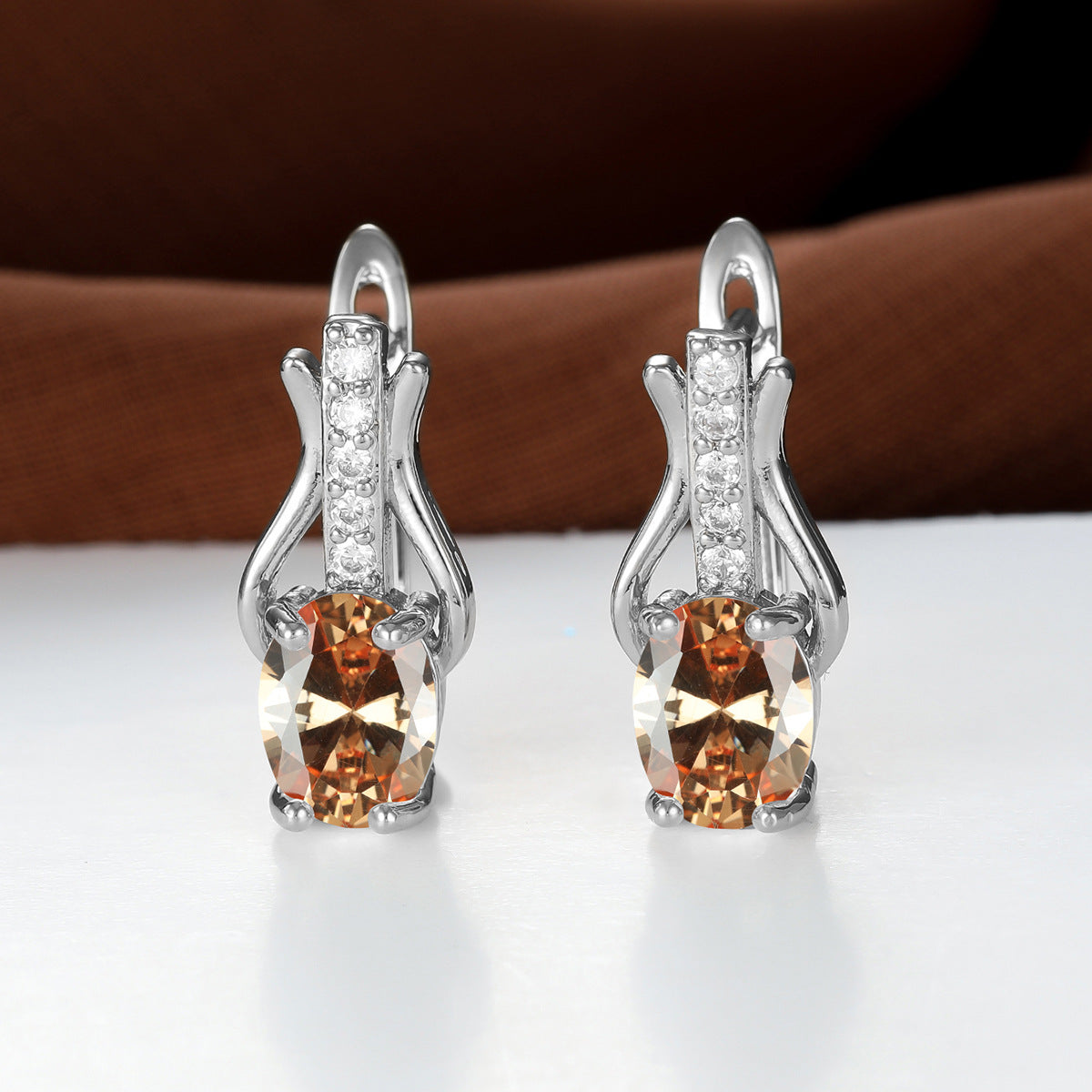 GARNET | CHAMPAGNE GOLD EAR CLIPS