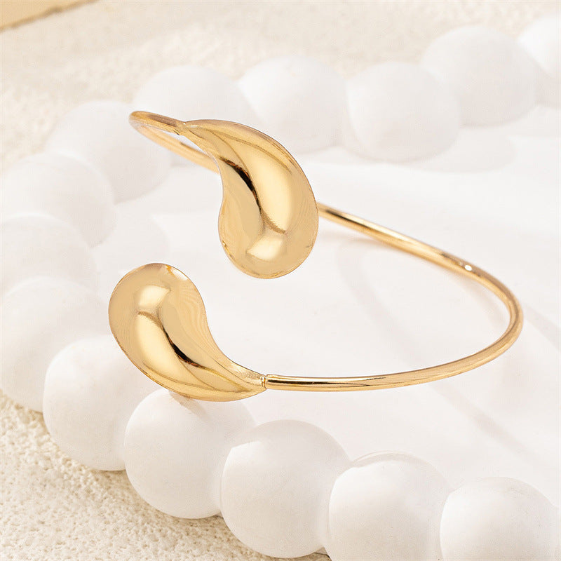 CAMILLE | WATER DROP CUFF
