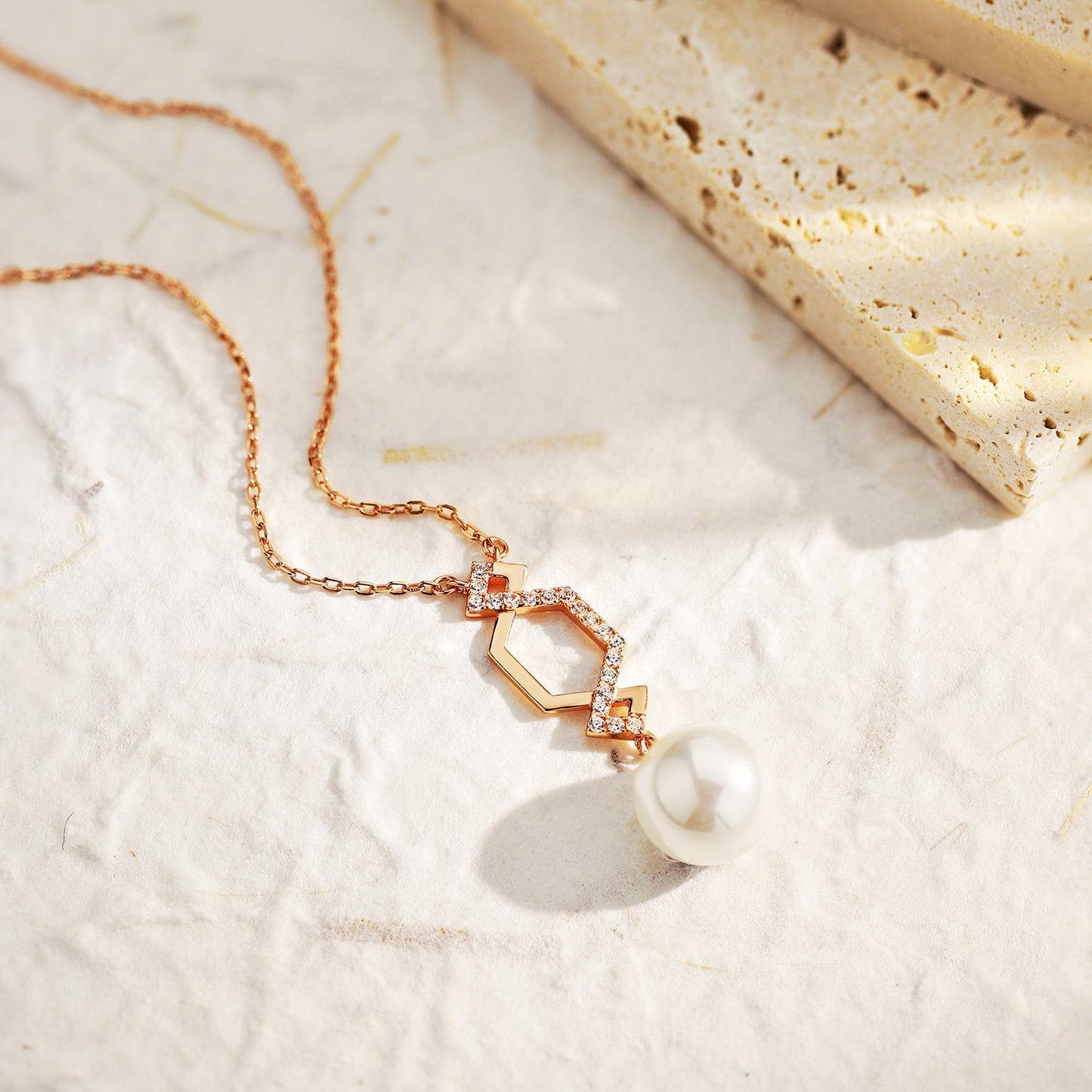 BELLA | PEARL ZIRCON NECKLACE