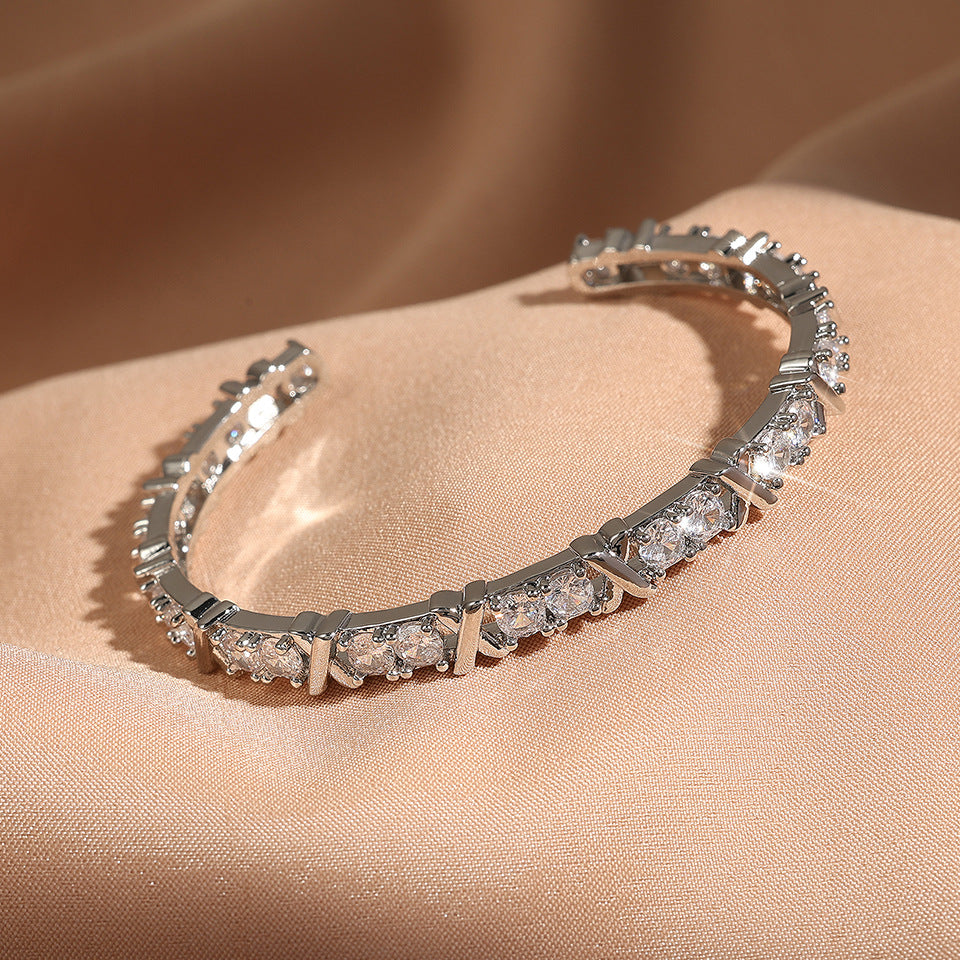 ISOLDE | INLAID ZIRCON BAND