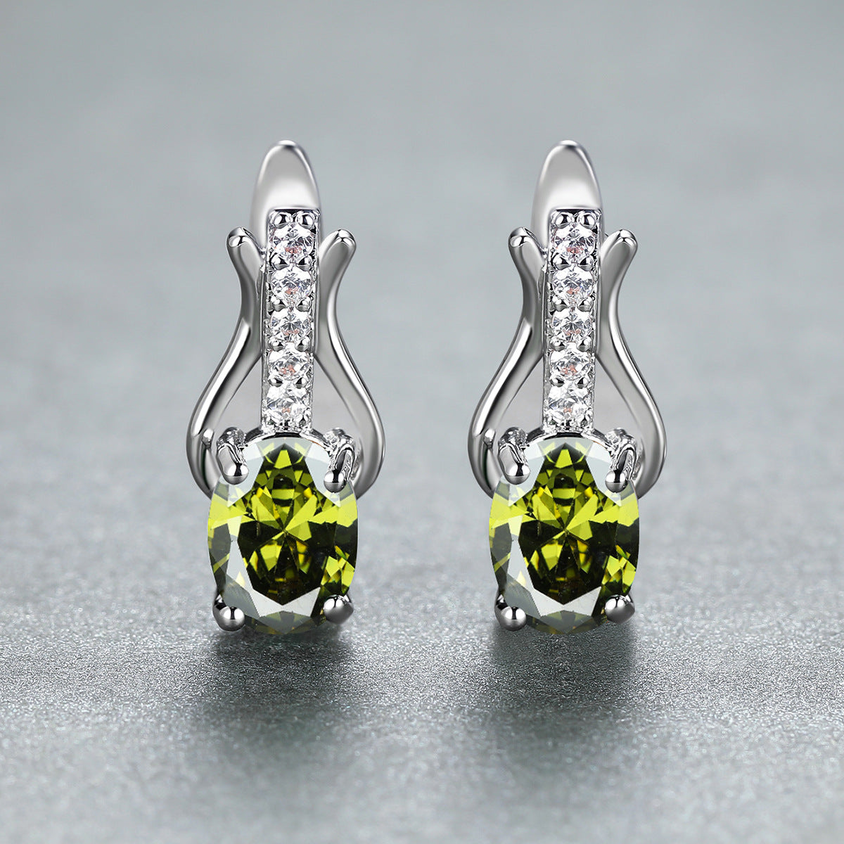 GARNET | CHAMPAGNE GOLD EAR CLIPS