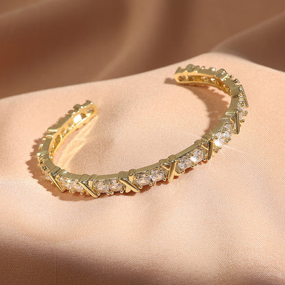 ISOLDE | INLAID ZIRCON BAND