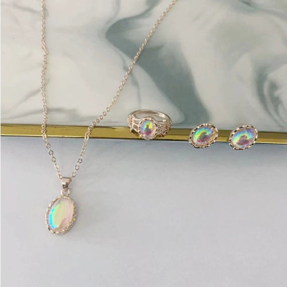 ELISE | CLASSIC PENDANT NECKLACE