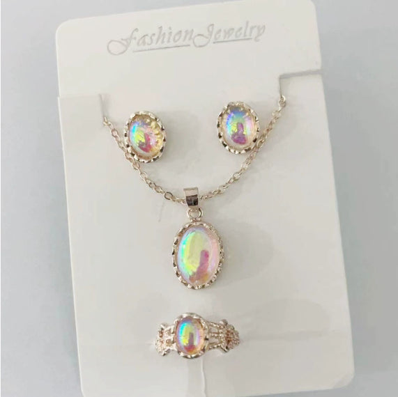 ELISE | CLASSIC PENDANT NECKLACE
