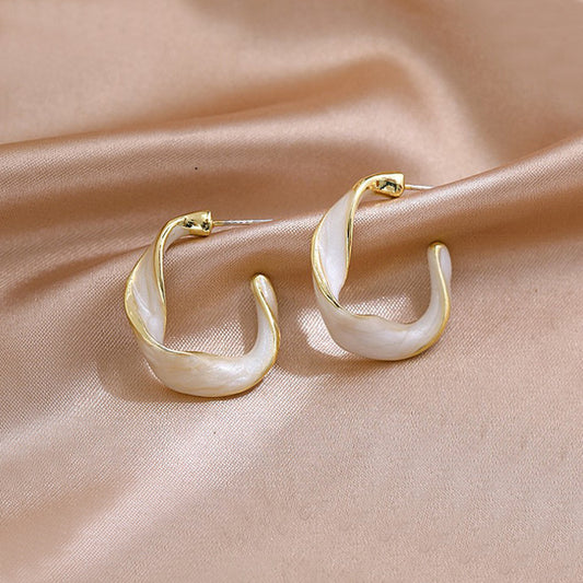 CURVE | C-SHAPE GEOMETRIC DROP EARRINGS
