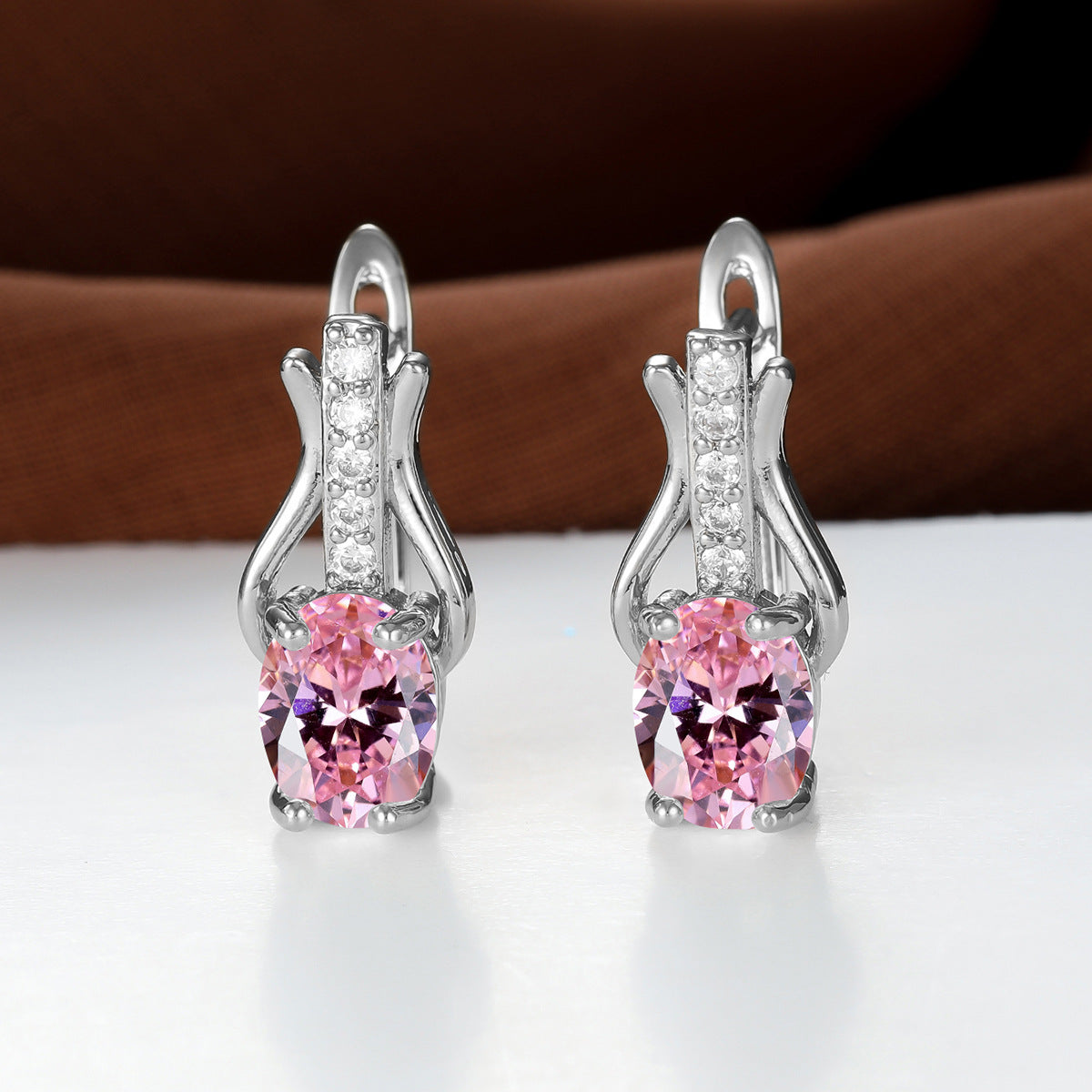 GARNET | CHAMPAGNE GOLD EAR CLIPS